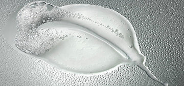 SHAMPOOING PURIFIANT VS SHAMPOOING CLASSIQUE : LEQUEL CHOISIR ?